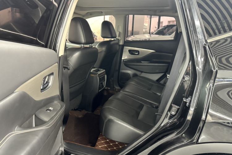 Used Nissan Murano 2017 2.5L XL Two-Wheel Drive Smart Edition Interior 5