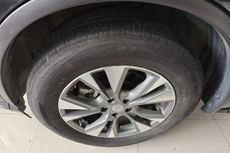 Used Nissan Murano 2017 2.5L XL Two-Wheel Drive Smart Edition Left Front Wheel Hub