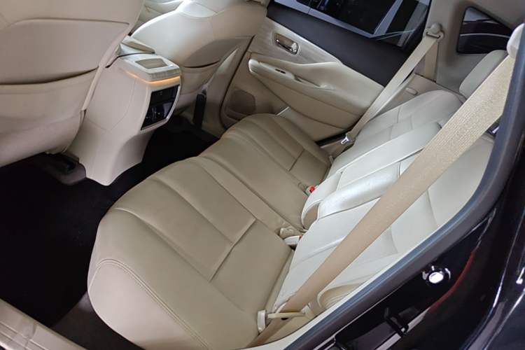 Used Nissan Murano 2017 2.5L XL Two-Wheel Drive Smart Edition Left Rear Seat