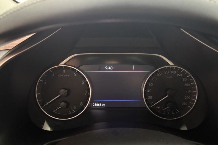 Used Nissan Murano 2017 2.5L XL Two-Wheel Drive Smart Edition Odometer Close Up