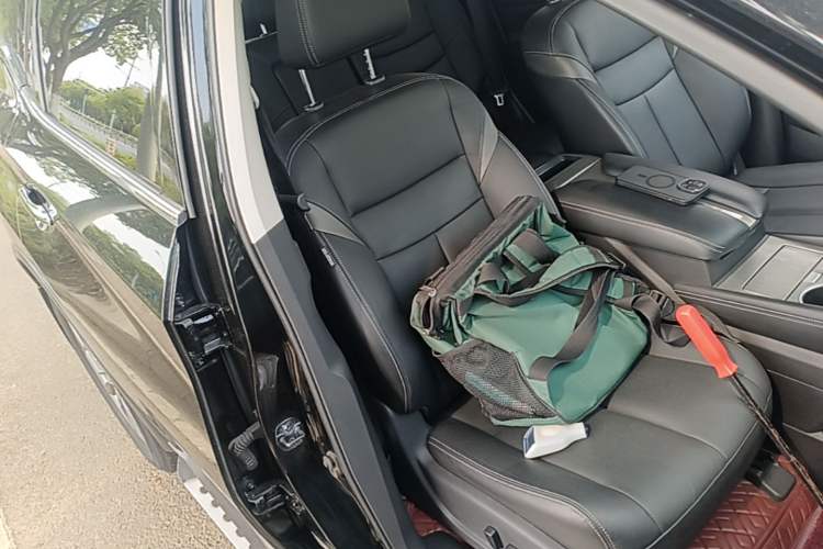 Used Nissan Murano 2017 2.5L XL Two-Wheel Drive Smart Edition Right Front Seat