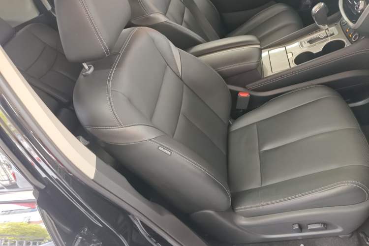 Used Nissan Murano 2017 2.5L XL Two-Wheel Drive Smart Edition Right Front Seat