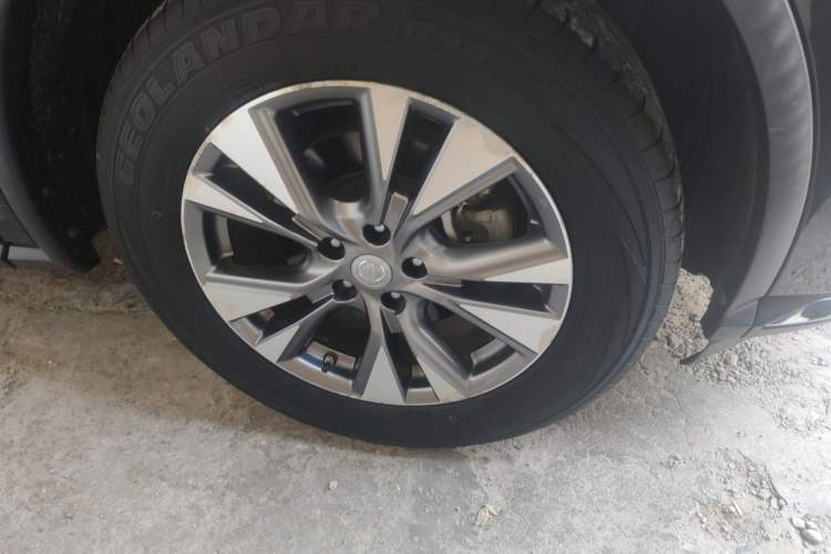 Used Nissan Murano 2017 2.5L XL Two-Wheel Drive Smart Edition Right Front Wheel Hub