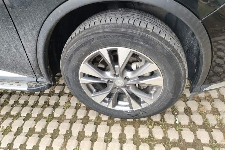 Used Nissan Murano 2017 2.5L XL Two-Wheel Drive Smart Edition Right Front Wheel Hub