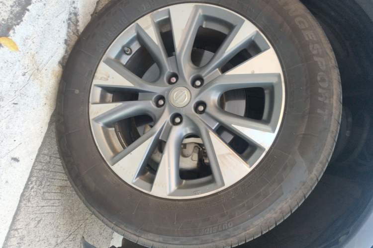 Used Nissan Murano 2017 2.5L XL Two-Wheel Drive Smart Edition Right Front Wheel Hub