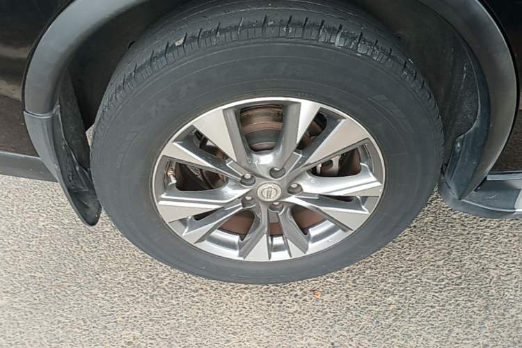 Used Nissan Murano 2017 2.5L XL Two-Wheel Drive Smart Edition Right Rear Wheel Hub