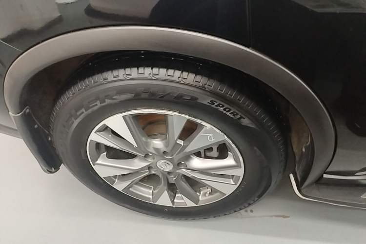 Used Nissan Murano 2017 2.5L XL Two-Wheel Drive Smart Edition Right Rear Wheel Hub