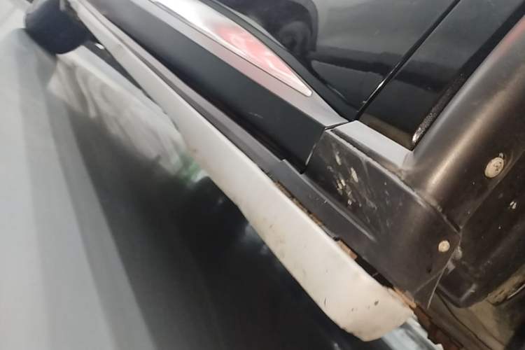 Used Nissan Murano 2017 2.5L XL Two-Wheel Drive Smart Edition Right Side Sill