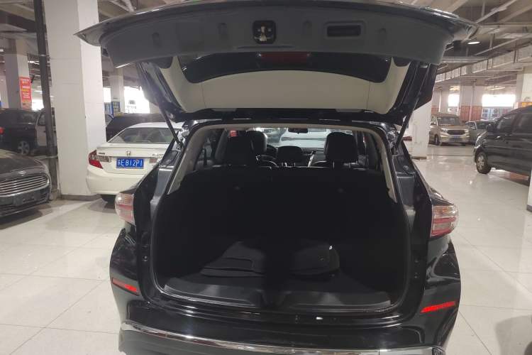 Used Nissan Murano 2017 2.5L XL Two-Wheel Drive Smart Edition Trunk