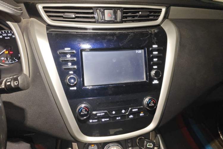 Used Nissan Murano 2017 2.5L XL Two-Wheel Drive Smart Edition Audio And AC Panel