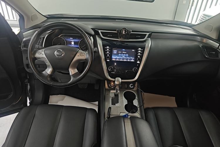 Used Nissan Murano 2017 2.5L XL Two-Wheel Drive Smart Edition Center Console