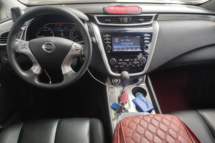 Used Nissan Murano 2017 2.5L XE Two-Wheel Drive Elite Edition Center Console