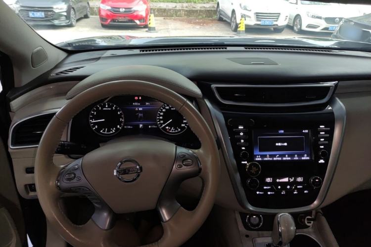 Used Nissan Murano 2017 2.5L XL Two-Wheel Drive Smart Edition Center Console