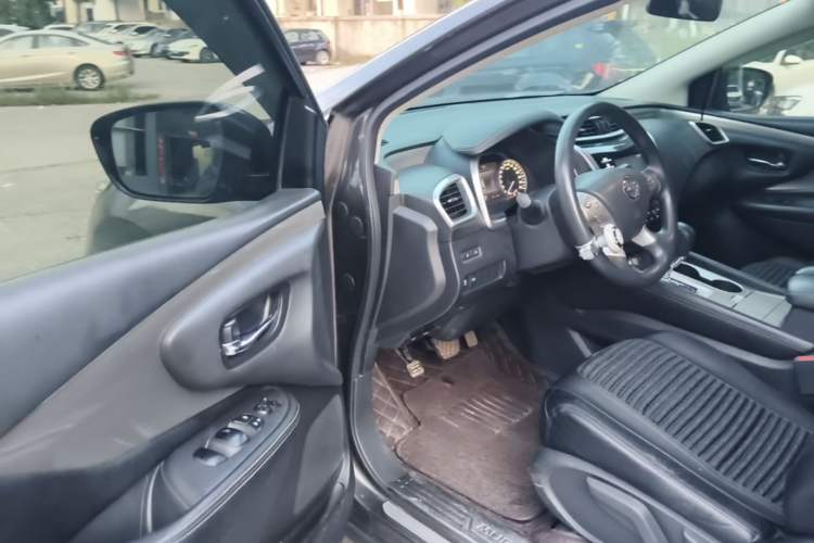 Used Nissan Murano 2017 2.5L XE Two-Wheel Drive Elite Edition Driver Seat