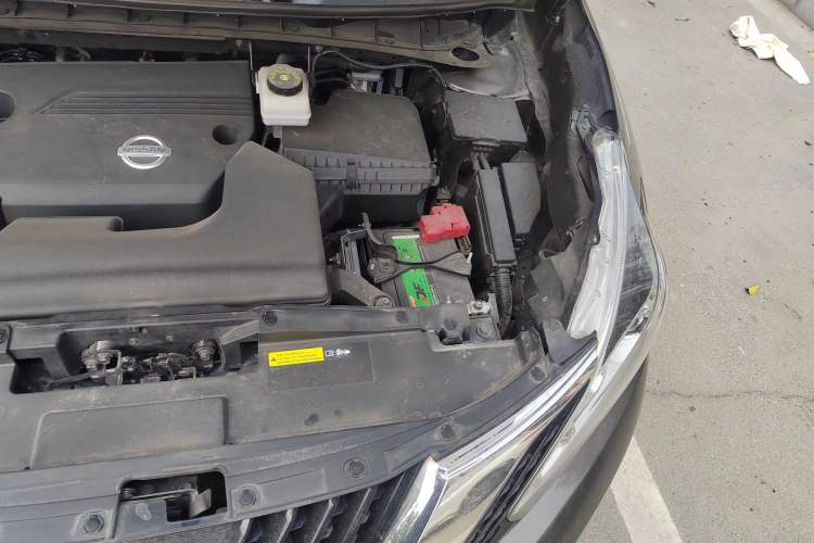 Used Nissan Murano 2017 2.5L XL Two-Wheel Drive Smart Edition Engine Bay Left