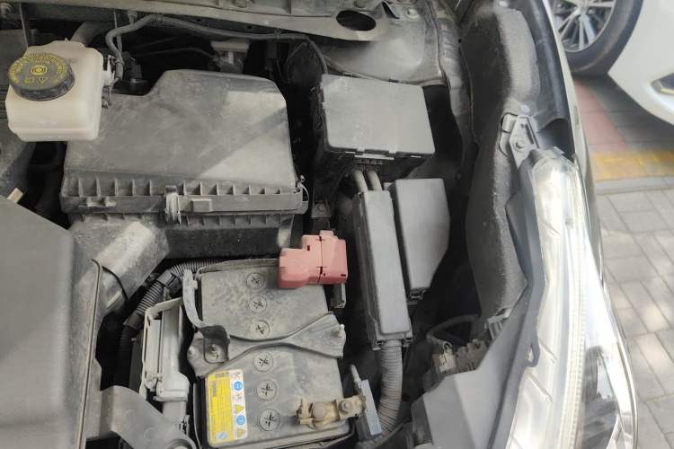 Used Nissan Murano 2017 2.5L XL Two-Wheel Drive Smart Edition Engine Bay Left