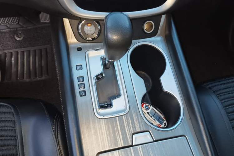 Used Nissan Murano 2017 2.5L XE Two-Wheel Drive Elite Edition Gear Lever