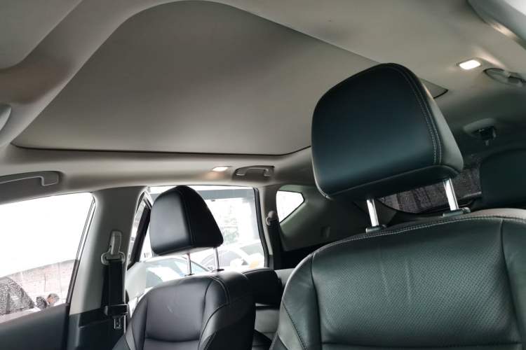 Used Nissan Murano 2017 2.5L XL Two-Wheel Drive Smart Edition Headliner