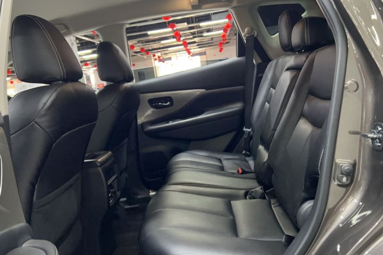 Used Nissan Murano 2017 2.5L XE Two-Wheel Drive Elite Edition Interior 1