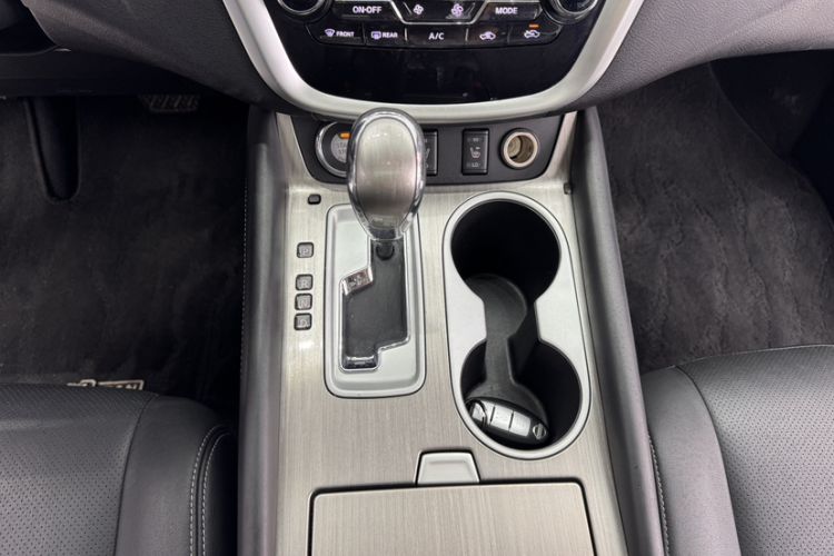Used Nissan Murano 2017 2.5L XL Two-Wheel Drive Smart Edition Interior 2