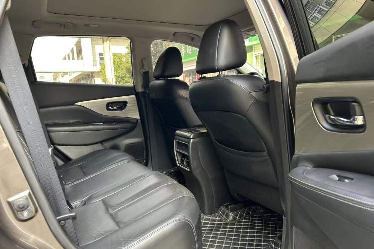 Used Nissan Murano 2017 2.5L XL Two-Wheel Drive Smart Edition Interior 3