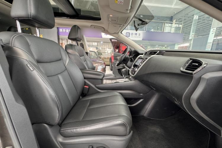 Used Nissan Murano 2017 2.5L XL Two-Wheel Drive Smart Edition Interior 4