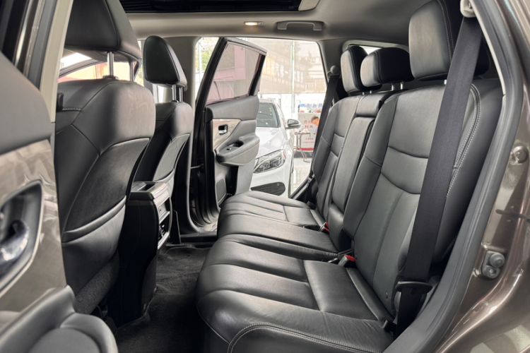 Used Nissan Murano 2017 2.5L XL Two-Wheel Drive Smart Edition Interior 5