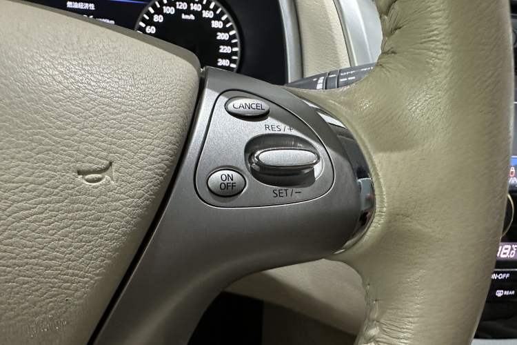 Used Nissan Murano 2017 2.5L XL Two-Wheel Drive Smart Edition Interior 6