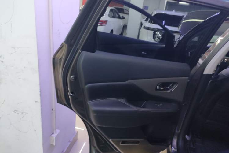 Used Nissan Murano 2017 2.5 S/C HEV XL Four-Wheel Drive Hybrid Prestige Edition Interior 8