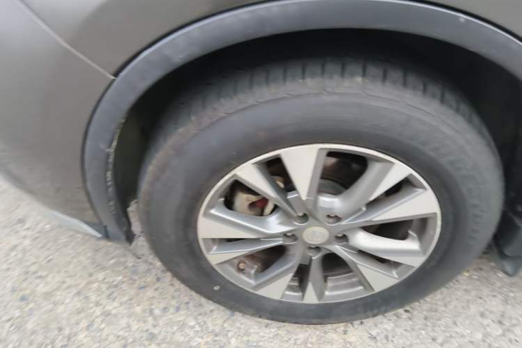 Used Nissan Murano 2017 2.5L XE Two-Wheel Drive Elite Edition Left Front Wheel Hub