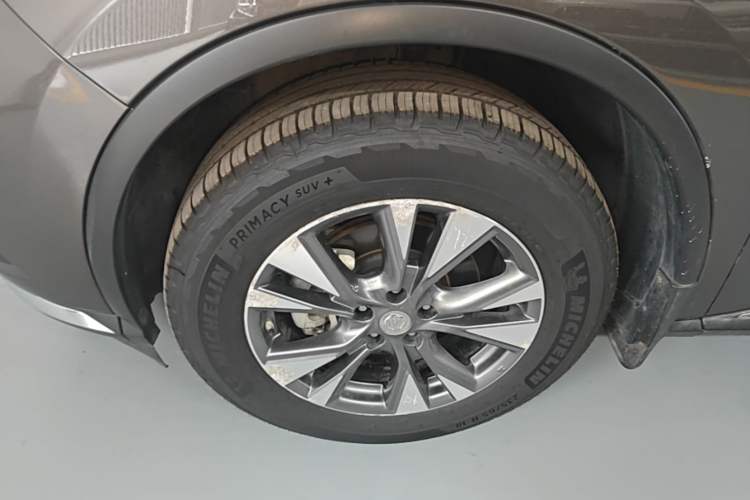 Used Nissan Murano 2017 2.5L XL Two-Wheel Drive Smart Edition Left Front Wheel Hub