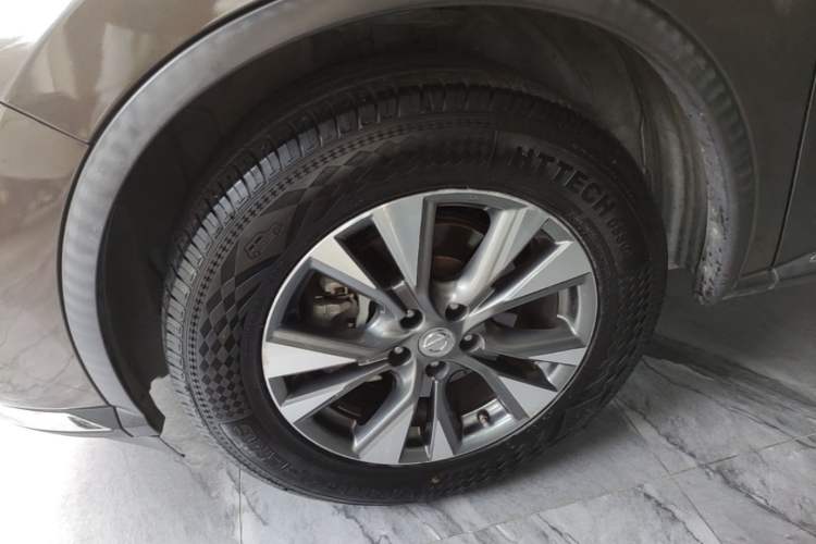 Used Nissan Murano 2017 2.5L XL Two-Wheel Drive Smart Edition Left Front Wheel Hub