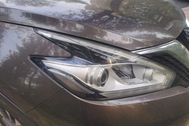 Used Nissan Murano 2017 2.5L XL Two-Wheel Drive Smart Edition Right Front Headlight