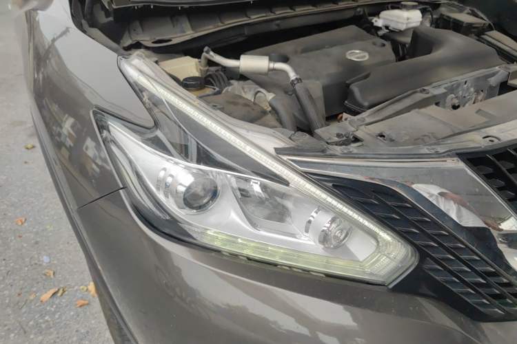 Used Nissan Murano 2017 2.5L XE Two-Wheel Drive Elite Edition Right Front Headlight