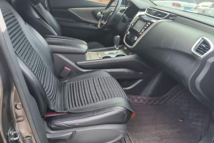 Used Nissan Murano 2017 2.5L XE Two-Wheel Drive Elite Edition Right Front Seat