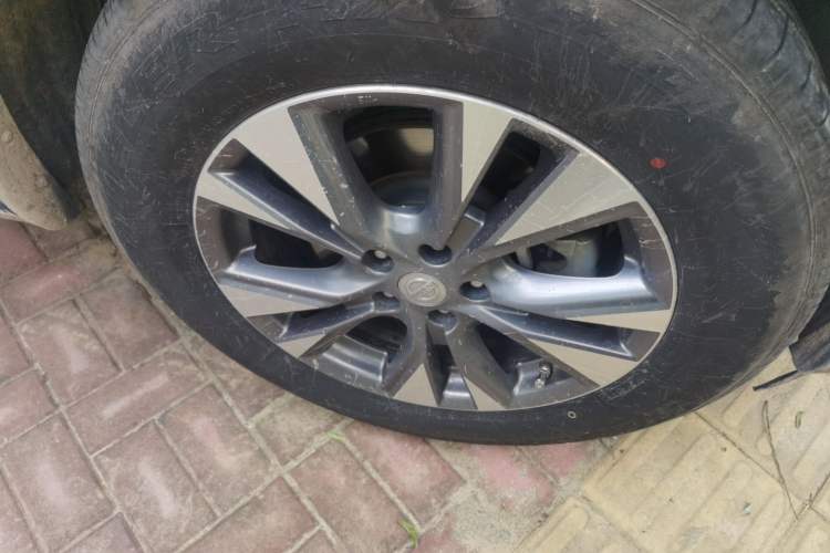 Used Nissan Murano 2017 2.5L XL Two-Wheel Drive Smart Edition Right Front Wheel Hub