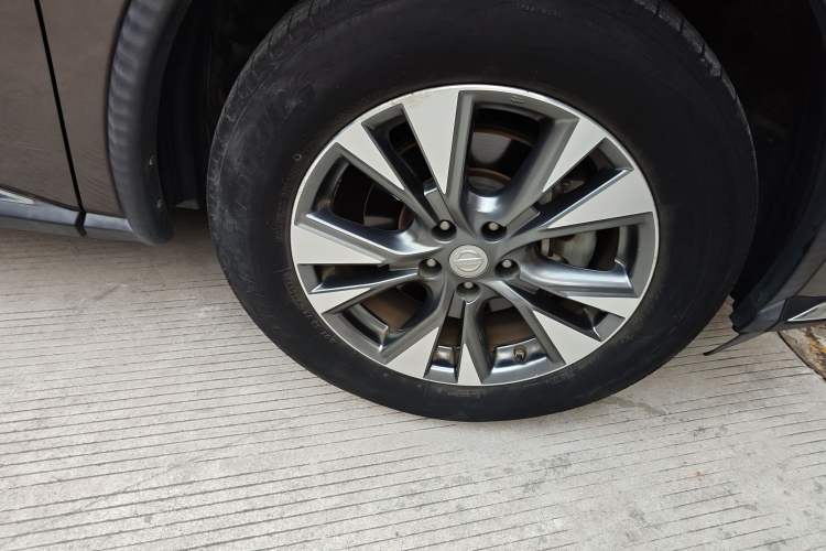 Used Nissan Murano 2017 2.5L XL Two-Wheel Drive Smart Edition Right Front Wheel Hub