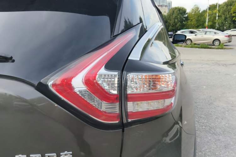 Used Nissan Murano 2017 2.5L XE Two-Wheel Drive Elite Edition Right Rear Taillight