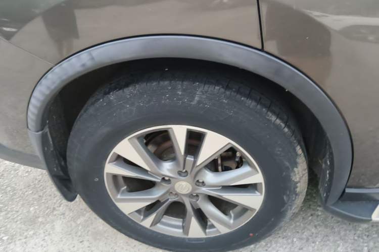 Used Nissan Murano 2017 2.5L XE Two-Wheel Drive Elite Edition Right Rear Wheel Hub