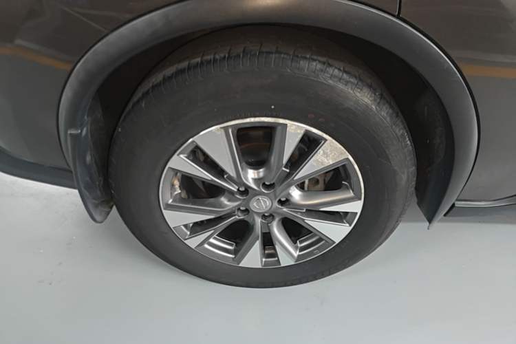 Used Nissan Murano 2017 2.5L XL Two-Wheel Drive Smart Edition Right Rear Wheel Hub