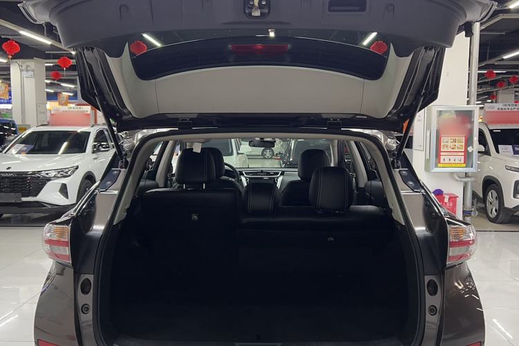 Used Nissan Murano 2017 2.5L XE Two-Wheel Drive Elite Edition Trunk