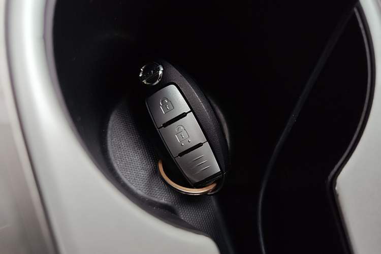 Used Nissan Murano 2017 2.5L XL Two-Wheel Drive Smart Edition Vehicle Key
