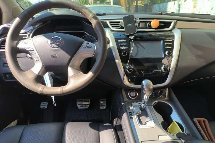 Used Nissan Murano 2017 2.5L XL Two-Wheel Drive Smart Edition Center Console