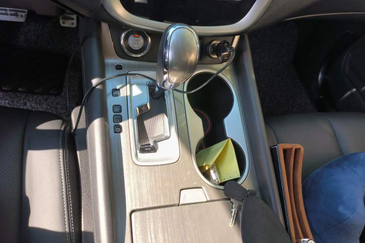 Used Nissan Murano 2017 2.5L XL Two-Wheel Drive Smart Edition Gear Lever