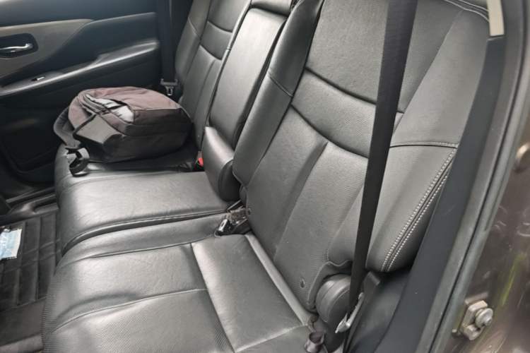 Used Nissan Murano 2017 2.5L XL Two-Wheel Drive Smart Edition Left Rear Seat