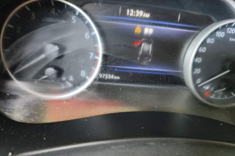 Used Nissan Murano 2017 2.5L XL Two-Wheel Drive Smart Edition Odometer Close Up