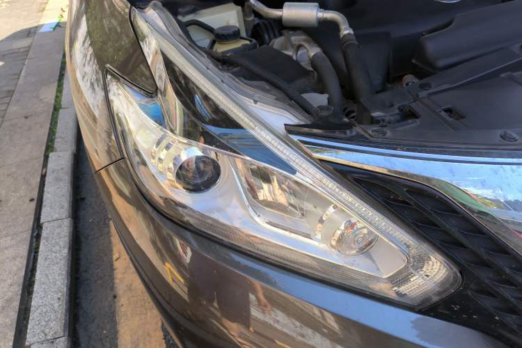 Used Nissan Murano 2017 2.5L XL Two-Wheel Drive Smart Edition Right Front Headlight