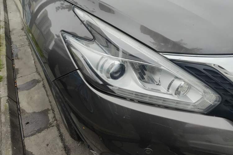 Used Nissan Murano 2017 2.5L XL Two-Wheel Drive Smart Edition Right Front Headlight