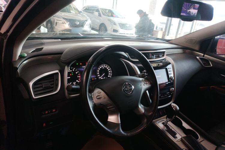 Used Nissan Murano 2017 2.5L XL Two-Wheel Drive Smart Edition Center Console
