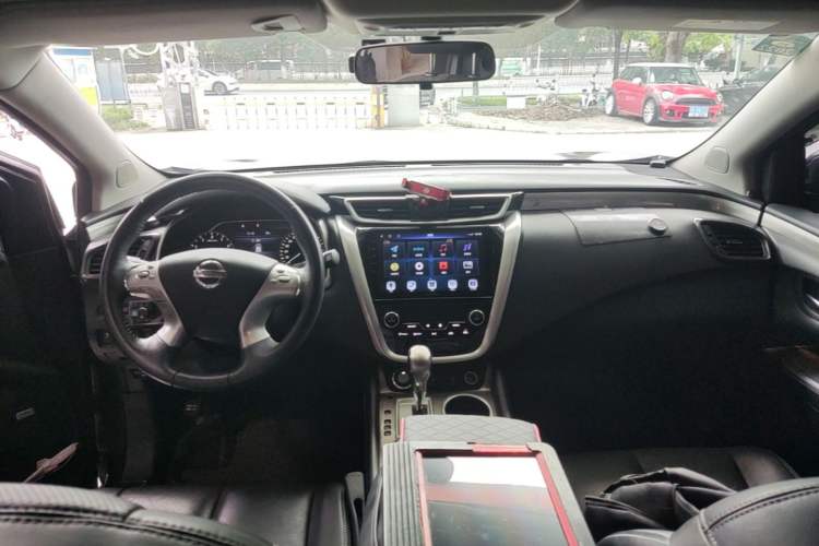 Used Nissan Murano 2017 2.5L XL Two-Wheel Drive Smart Edition Center Console